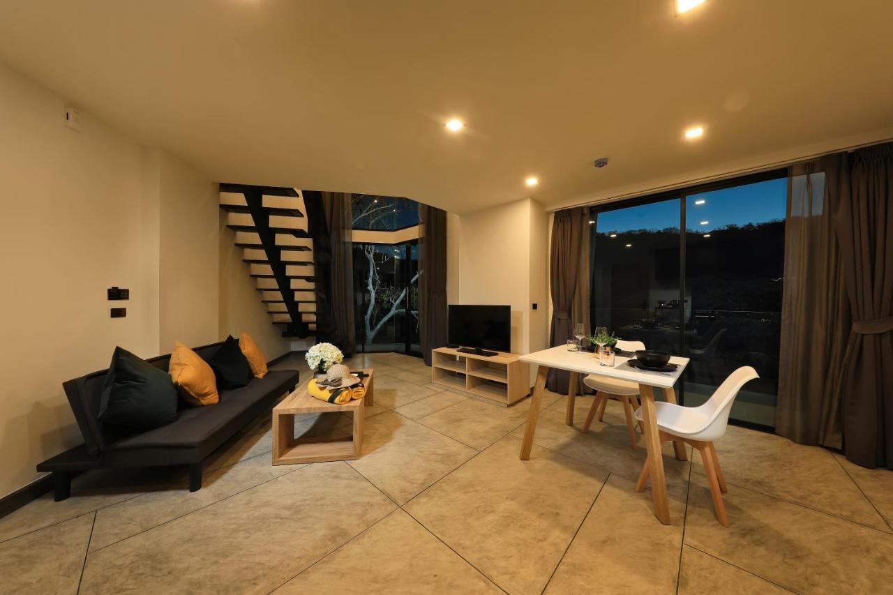 Utopia Naiharn Nai Harn Exterior photo